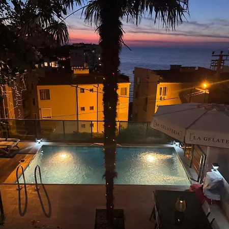 Holiday home Havuz Ve Deniz Manzarali Muestakil Ev *