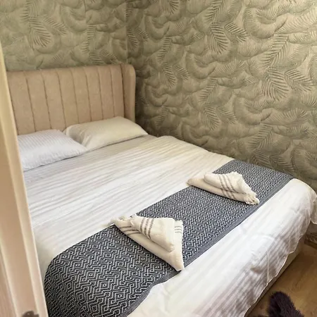 Havuz Ve Deniz Manzarali Muestakil Ev Holiday home
