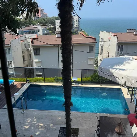 بيت للعطل Havuz Ve Deniz Manzarali Muestakil Ev مودائْيا