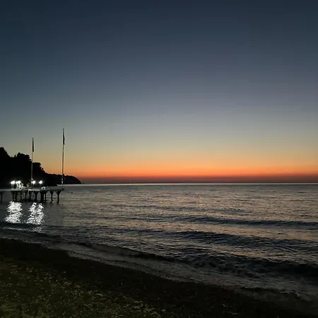 بيت للعطل Havuz Ve Deniz Manzarali Muestakil Ev